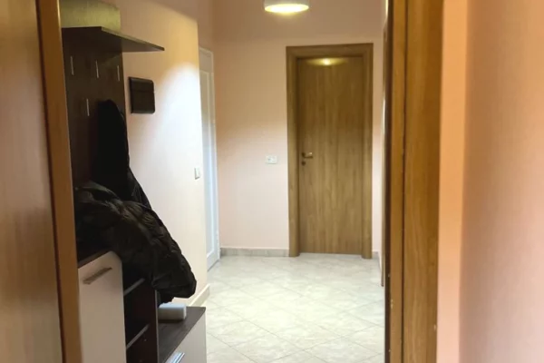 Shtepi me qera Apartament ne Tirane, 2+1, Mobilimi E mobiluar, Pagesa 500  Euro.