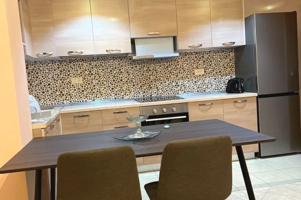 Jepet me qera apartament 2+1 Kthesa e Kamzes