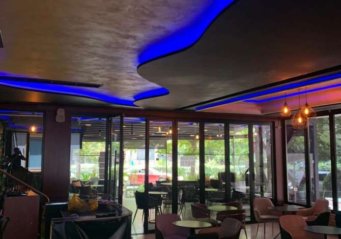 Jepet me qera Shisha Lounge tek 21 Dhjetori ne Rruge Kryesore