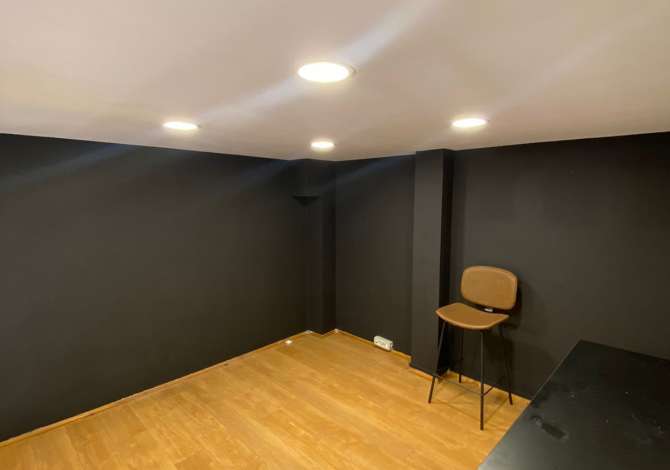 Jepet me qera ambjent per zyre duplex tek 21-Dhjetori