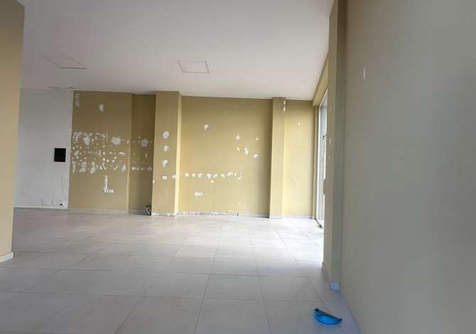 Jepet me qera ambjent biznesi ne Kompleksin Kontakt 21 Dhjetori