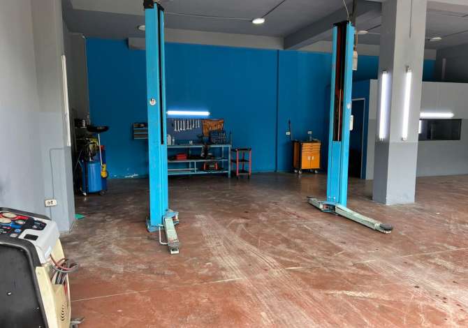 Ambient biznesi me qera 4+1 ne Tirane - 100,000 Leke