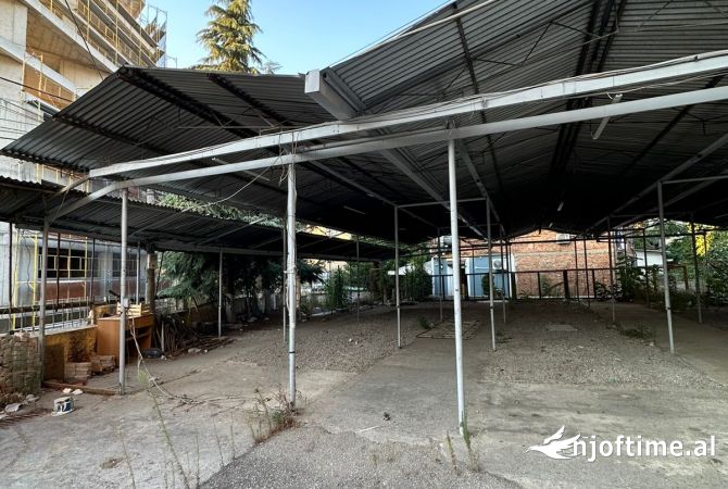 Ambient biznesi me qera 6+1 ne Tirane - 1,800 Euro
