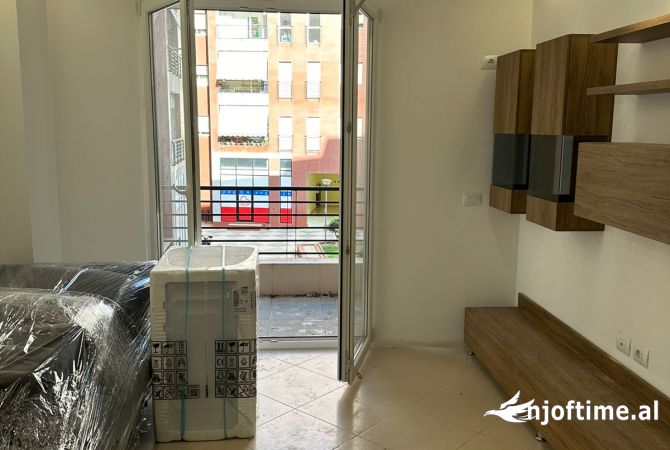 Shtepi me qera 2+1 ne Tirane - 65,000 Leke