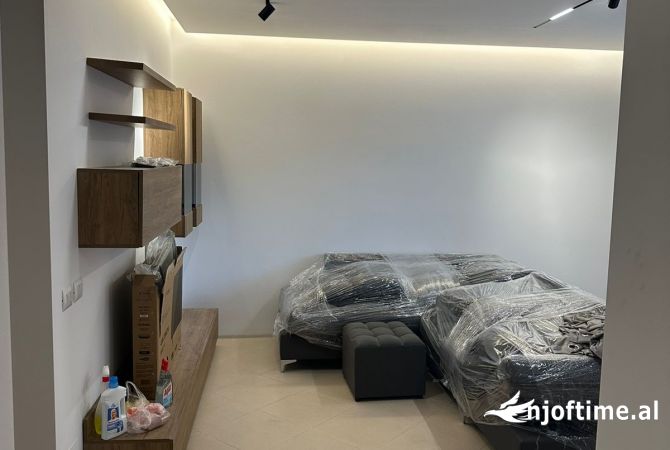 Shtepi me qera 2+1 ne Tirane - 65,000 Leke