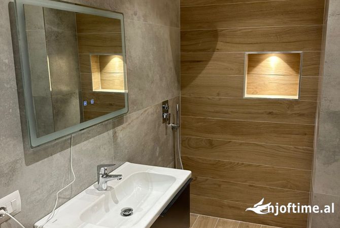 Shtepi me qera 2+1 ne Tirane - 700 Euro