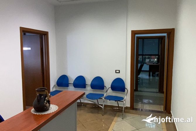 Ambient biznesi me qera 3+1 ne Tirane - 4,000 Euro