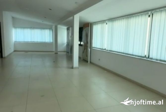 Ambient biznesi me qera 3+1 ne Tirane - 1,500 Euro