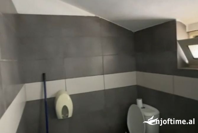Ambient biznesi me qera 3+1 ne Tirane - 1,500 Euro