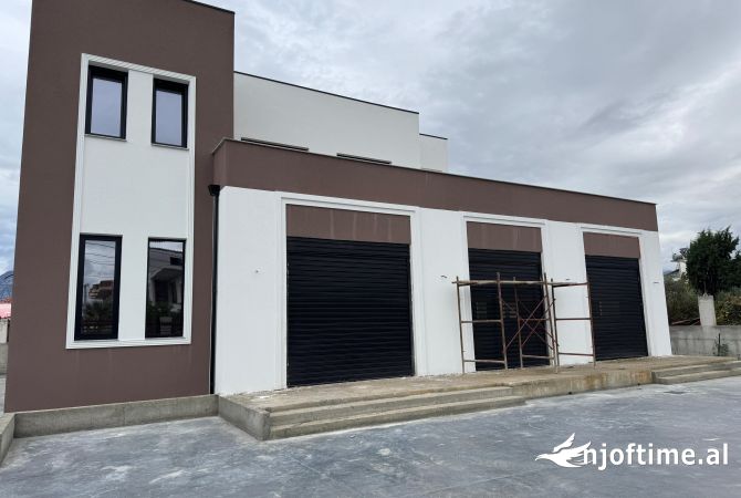 Ambient biznesi me qera 4+1 ne Tirane - 1,000 Euro