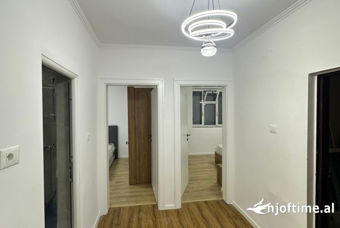 Shtepi me qera Apartament ne Tirane, 2+1, Mobilimi E mobiluar, Pagesa 750  Euro.