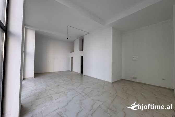 Ambient biznesi me qera 1+1 ne Tirane - 1,600 Euro