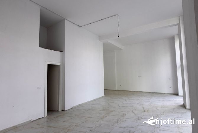 Ambient biznesi me qera 1+1 ne Tirane - 1,600 Euro
