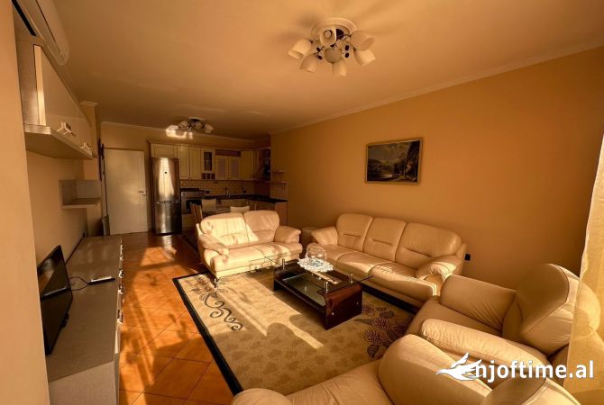 Shtepi me qera 2+1 ne Tirane - 550 Euro