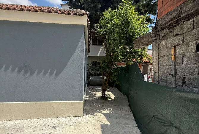 Ambient biznesi me qera 4+1 ne Tirane - 1,000 Euro