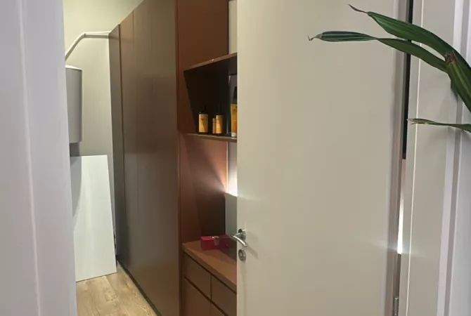 Ambiente Commerciale in Affitto 3+1 a Tirana - 3,000 Euro