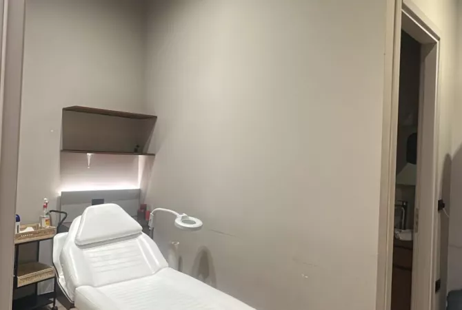 Jepet me qira ambjent biznesi ose shitet aktiviteti i qendres estetike ne Astir