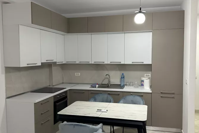 Shtepi ne shitje Apartament ne Tirane, 2+1, Mobilimi E mobiluar, Pagesa 142,500  Euro.