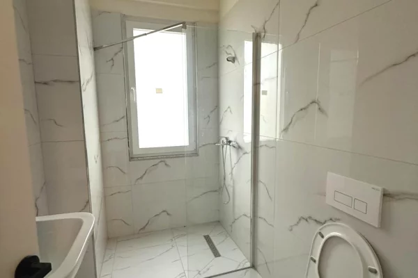 Shtepi me qera Apartament ne Tirane, 2+1, Mobilimi E mobiluar, Pagesa 450  Euro.