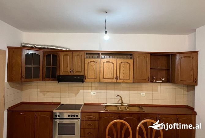 Shtepi me qera 1+1 ne Tirane - 370 Euro