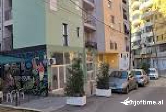 Ambient biznesi ne shitje 1+1 ne Tirane - 380,800 Euro