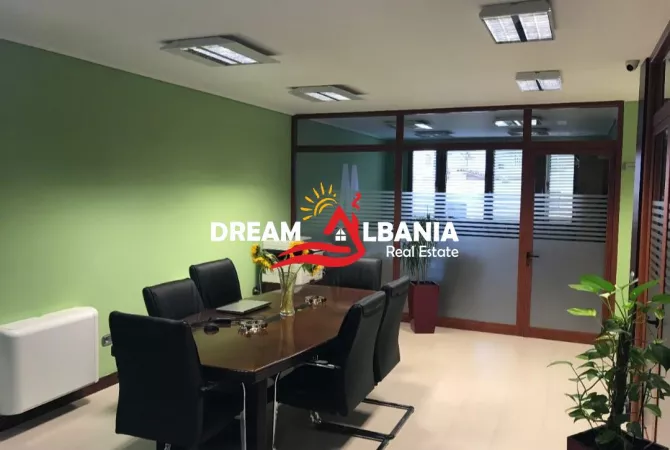 Ambient biznesi ne shitje 3+1 ne Tirane - 550,000 Euro