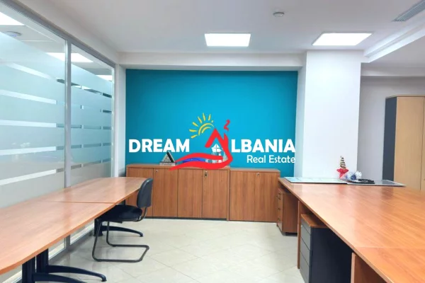 Ambient biznesi me qera 3+1 ne Tirane - 19,000 Euro
