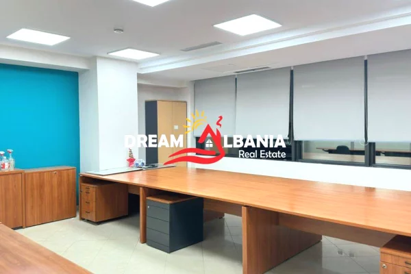 Ambient biznesi me qera 3+1 ne Tirane - 19,000 Euro