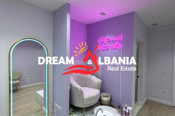 Ambiente Commerciale in Affitto 1+1 a Tirana - 600 Euro