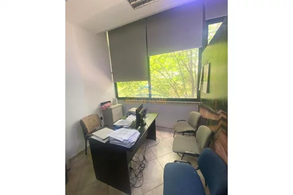 Ambient biznesi ne shitje 3+1 ne Tirane - 139,000 Euro