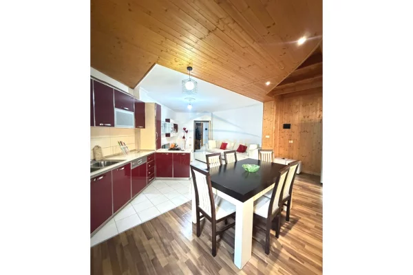 Shtepi me qera 2+1 ne Tirane - 550 Euro