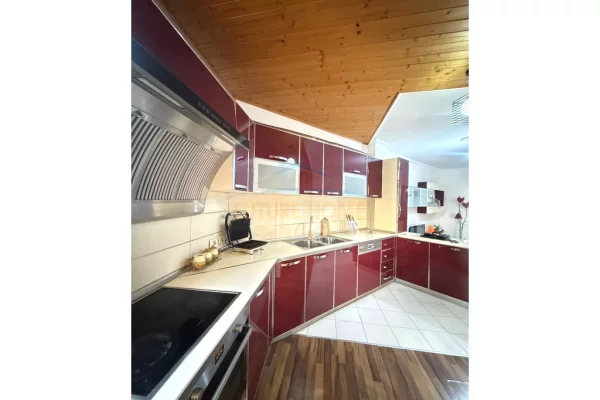 Shtepi me qera 2+1 ne Tirane - 550 Euro