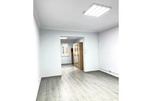 Business Property for Rent 3+1 in Tirana - 800 Euro