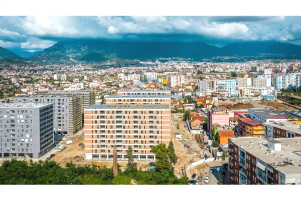 Business Property for Rent 3+1 in Tirana - 700 Euro