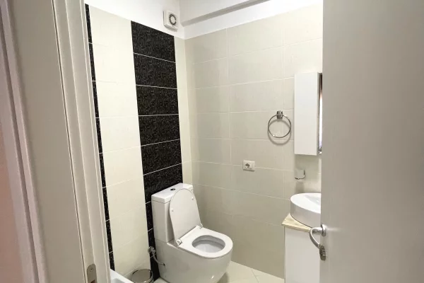 Shtepi me qera Apartament ne Tirane, 3+1, Mobilimi E mobiluar, Pagesa 1,400  Euro.