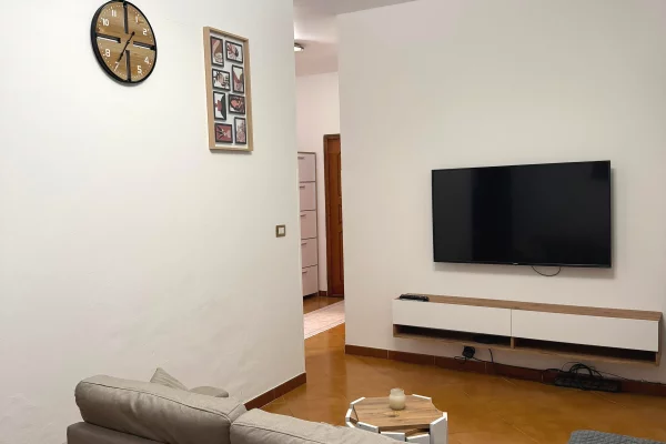 Apartament 1+1 qera, Komuna e Parisit