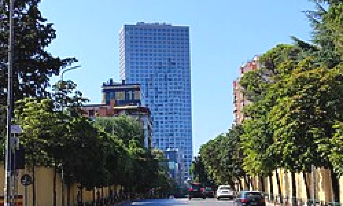 Ambient biznesi me qera , Rruga e Elbasanit 