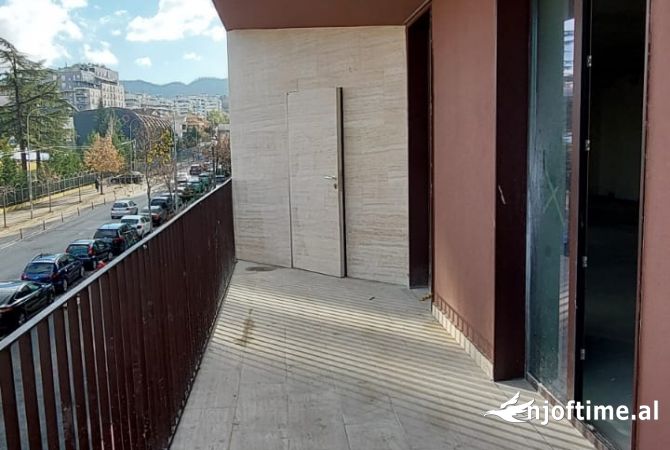 ZYRE ME QIRA TEK ALTANA!