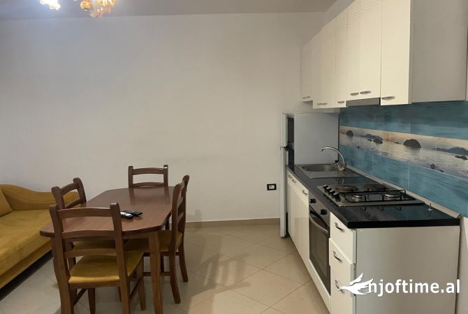 Shtepi ne shitje Apartament ne Lezhe, Garsoniere, Mobilimi E mobiluar, Pagesa 660,000  Euro.