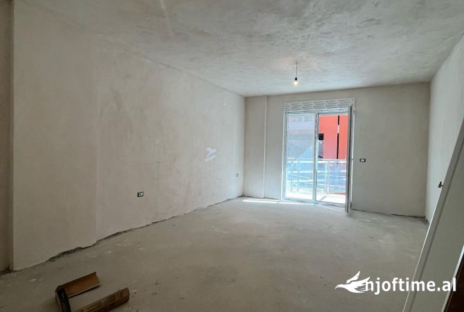 Shtepi ne shitje Apartament ne Lezhe, 1+1, Mobilimi Bosh, pa mobiluar, Pagesa 94,500  Euro.