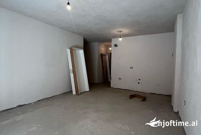 Shtepi ne shitje Apartament ne Lezhe, 1+1, Mobilimi Bosh, pa mobiluar, Pagesa 94,500  Euro.