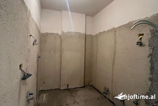 Shtepi ne shitje Apartament ne Lezhe, 1+1, Mobilimi Bosh, pa mobiluar, Pagesa 94,500  Euro.