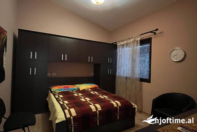 Shtepi ne shitje Vila Luksoze ne Lezhe, 4+1, Mobilimi E mobiluar, Pagesa 380,000  Euro.