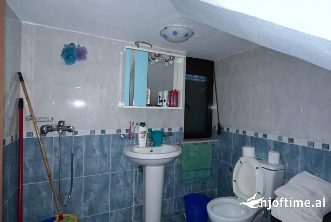 Shtepi ne shitje Vila Luksoze ne Lezhe, 4+1, Mobilimi E mobiluar, Pagesa 380,000  Euro.