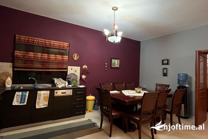 Shtepi ne shitje Vila Luksoze ne Lezhe, 4+1, Mobilimi E mobiluar, Pagesa 380,000  Euro.