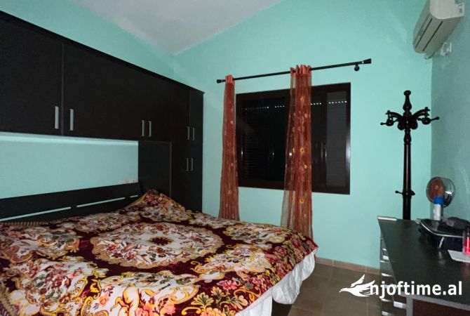 Shtepi ne shitje Vila Luksoze ne Lezhe, 4+1, Mobilimi E mobiluar, Pagesa 380,000  Euro.