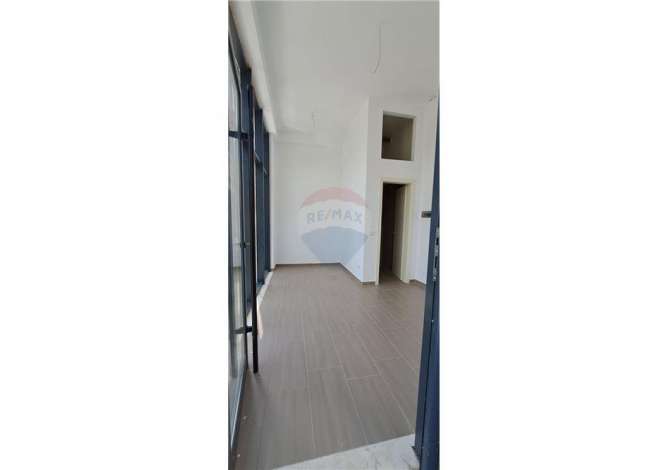 Business Property for Rent 3+1 in Tirana - 250 Euro
