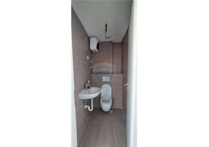 Ambient biznesi me qera 3+1 ne Tirane - 250 Euro