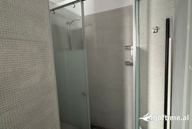 Shtepi me qera 2+1 ne Tirane - 60,000 Leke