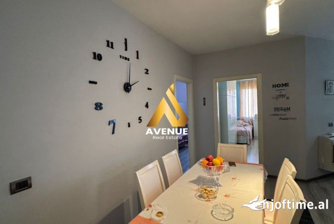 Shtepi ne shitje Apartament ne Tirane, 2+1, Mobilimi Bosh, pa mobiluar, Pagesa 135,000  Euro.